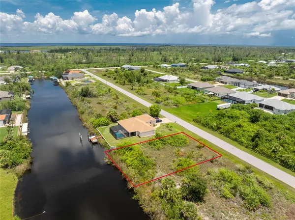 15610 APPLEWHITE CIR, Port Charlotte, FL 33981