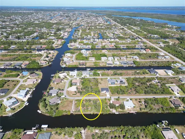15706 STUART CIR, Port Charlotte, FL 33981