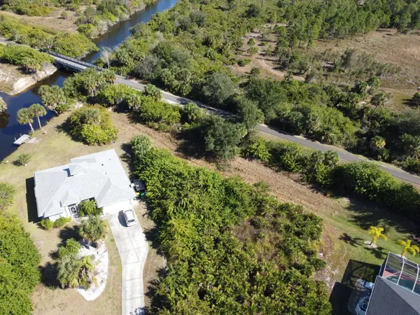 330 BAYTREE DR, Rotonda West, FL 33947