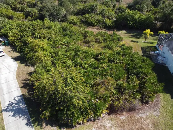 330 BAYTREE DR, Rotonda West, FL 33947