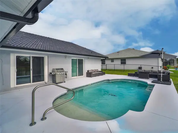 2 CEDAR CT, Palm Coast, FL 32137