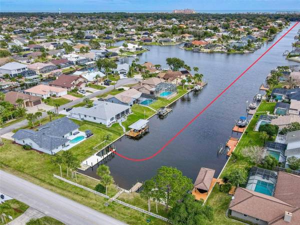 2 CEDAR CT, Palm Coast, FL 32137