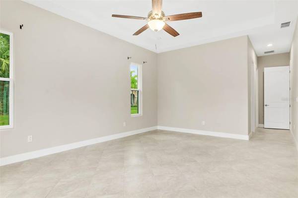 3 WHITE HOLLY PL, Palm Coast, FL 32164