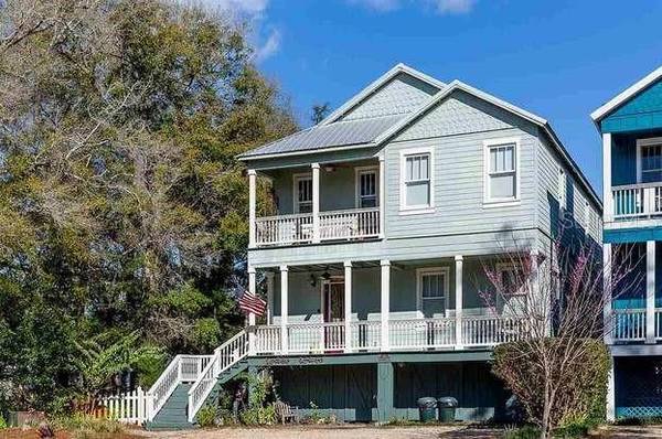 204 VIRGINIA AVE, Steinhatchee, FL 32359