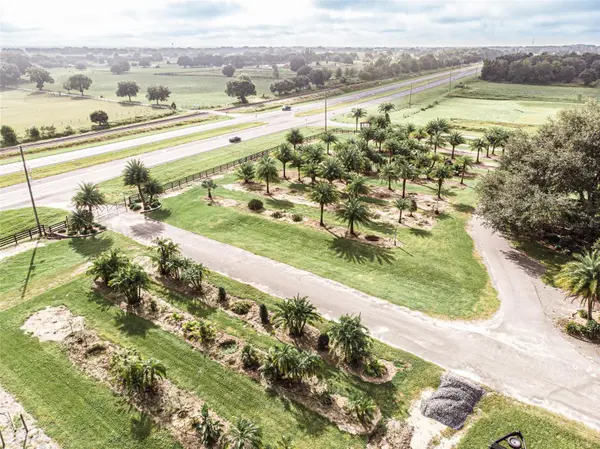 13494 N US HWY 301, Oxford, FL 34484