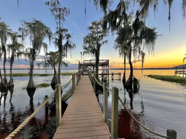 1241 W LAKESHORE DR, Clermont, FL 34711