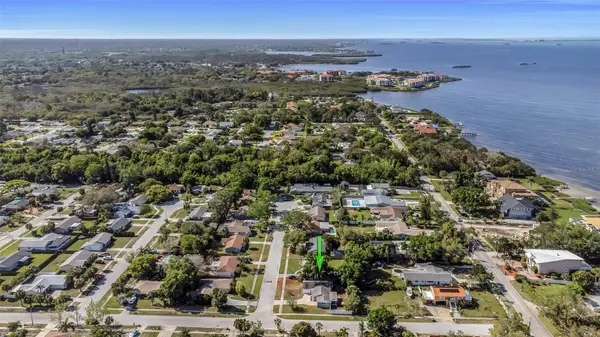 1004 GREENLEAF WAY, Tarpon Springs, FL 34689