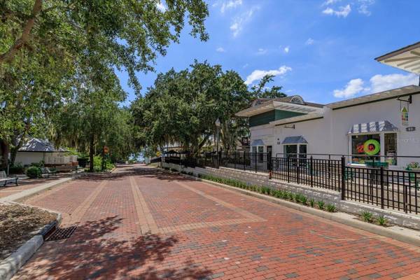 237 W 4TH AVE #2, Mount Dora, FL 32757