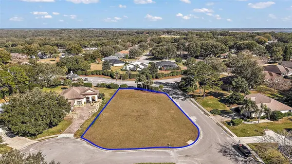 5049 HARBOR HTS, Lady Lake, FL 32159