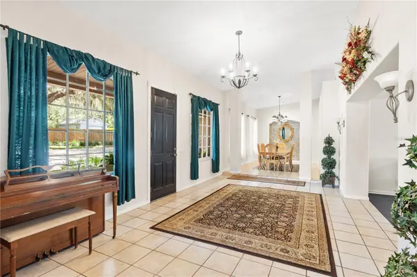 81 N CAROL AVE, Mascotte, FL 34753