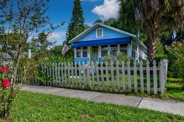 401 E 9TH AVE, Mount Dora, FL 32757