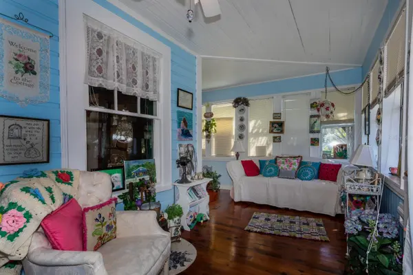 401 E 9TH AVE, Mount Dora, FL 32757