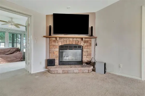 1128 FOREST LN, Tavares, FL 32778