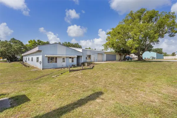 300 N DIXIE AVE, Fruitland Park, FL 34731