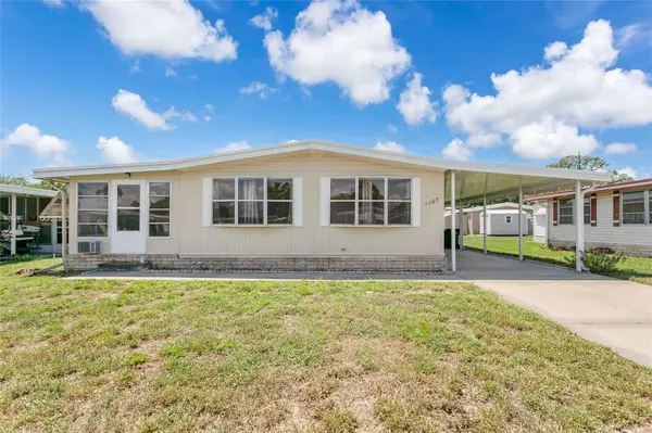 1207 APACHE CIR, Tavares, FL 32778