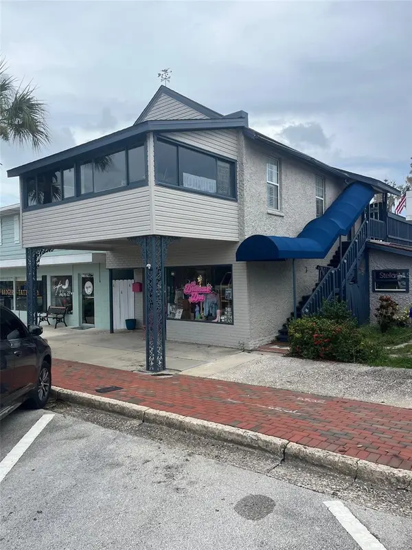 107 W MAIN ST, Tavares, FL 32778