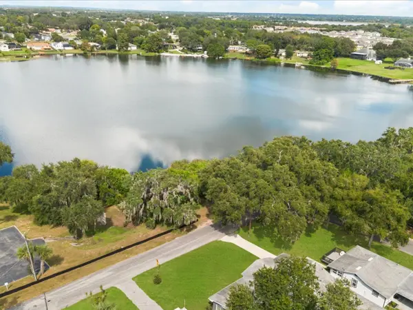 1210 E CAROLINE ST, Tavares, FL 32778