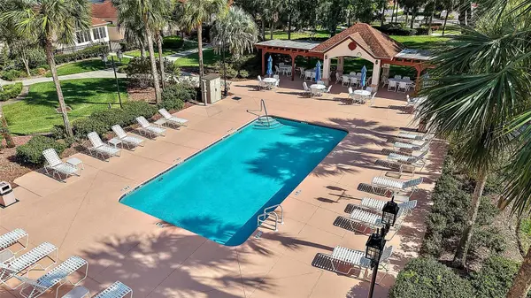 716 DOMINGUEZ DR, Lady Lake, FL 32159