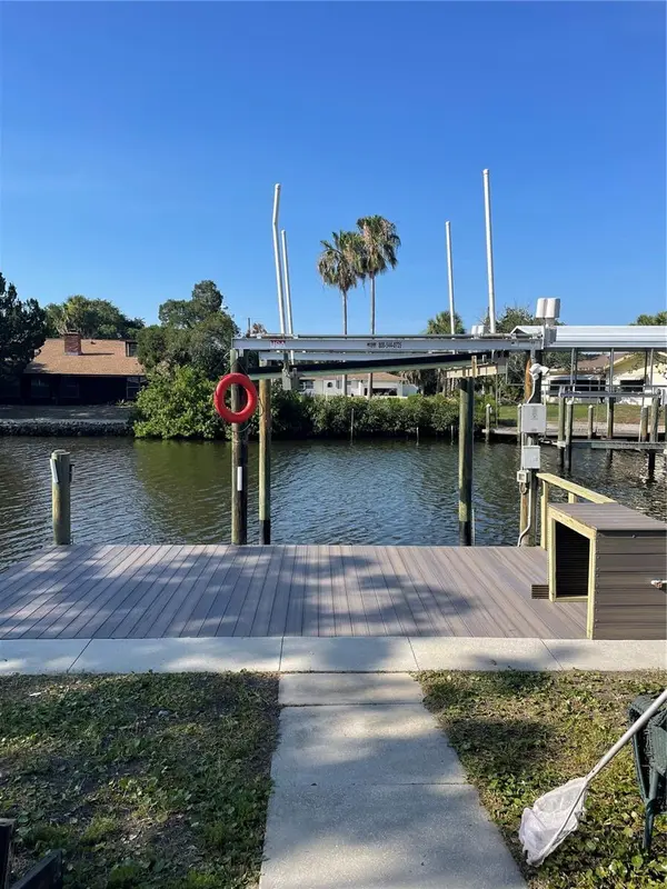 11711 W BAYSHORE DR, Crystal River, FL 34429