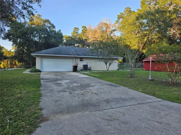 5925 SE 165TH CT, Ocklawaha, FL 32179