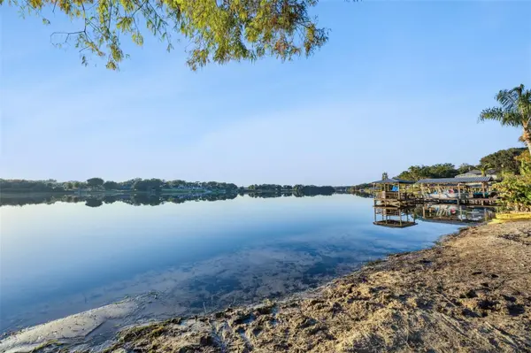 E CROOKED LAKE DR, Eustis, FL 32726