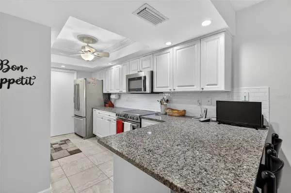 100 S TREMAIN ST #F1, Mount Dora, FL 32757