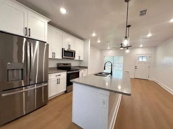 250 E COLLINS ST, Umatilla, FL 32784