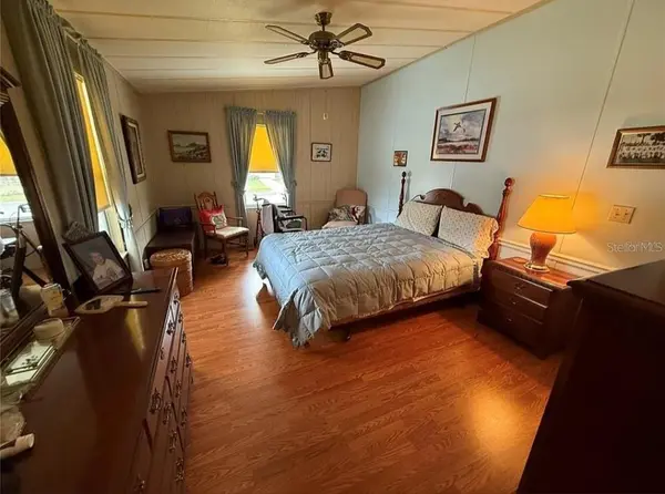 1532 W SCHWARTZ BLVD, Lady Lake, FL 32159