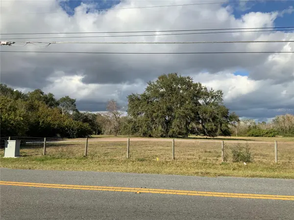 12301 WOODLEA RD, Tavares, FL 32778