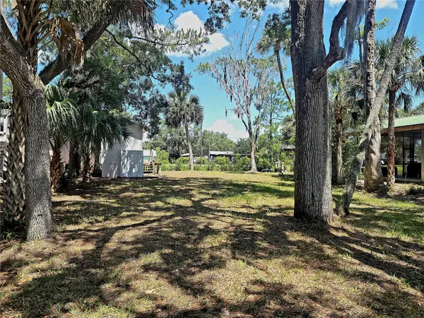 000 SE 245TH ST, Suwannee, FL 32692