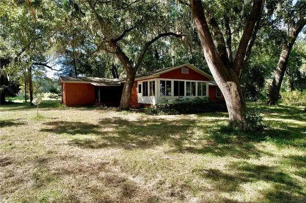 9817 NE COUNTY ROAD 1469, Earleton, FL 32631