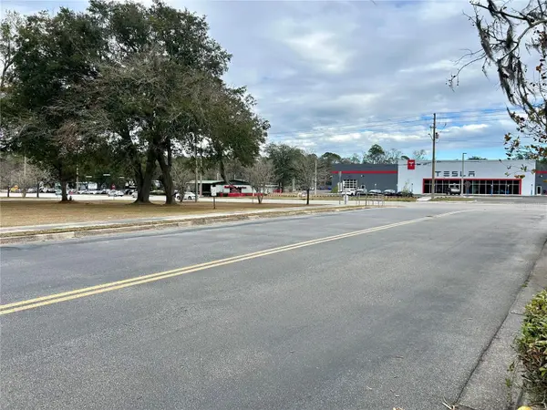 2550 N MAIN ST, Gainesville, FL 32609