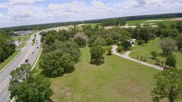 24206 DOC KARELAS DR, Newberry, FL 32669
