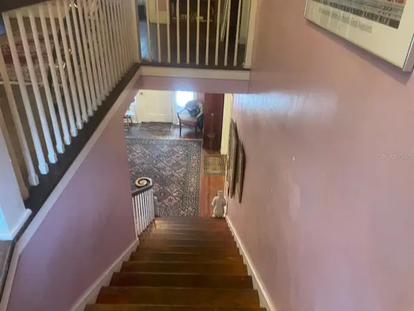 635 NE 9TH AVE, Gainesville, FL 32601