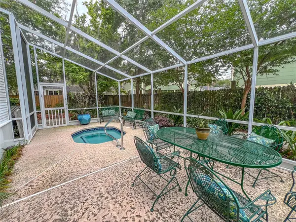 516 NE 4TH ST, Gainesville, FL 32601