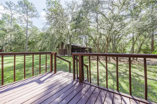 239 RILEY LAKE DR, Hawthorne, FL 32640