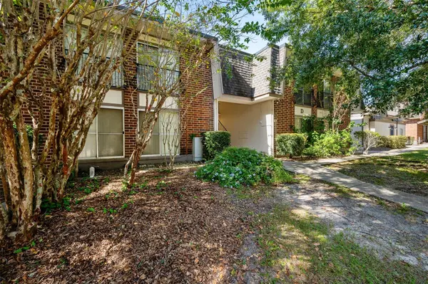 1700 SW 16TH CT #D24, Gainesville, FL 32608
