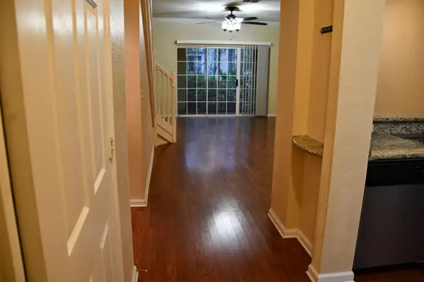 5062 NW 44TH LN #107, Gainesville, FL 32606