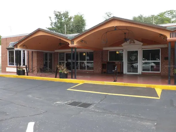 704 W UNIVERSITY AVE, Gainesville, FL 32601