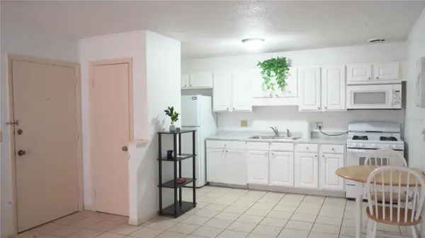 1700 SW 16TH CT #J-4, Gainesville, FL 32608