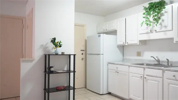1700 SW 16TH CT #J-4, Gainesville, FL 32608