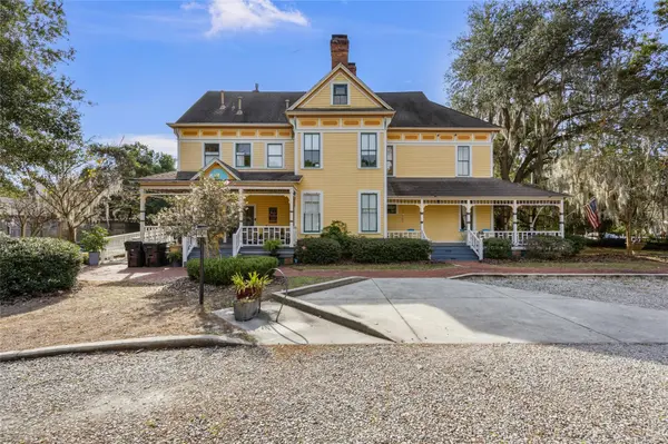 221 SE 7TH ST, Gainesville, FL 32601