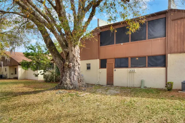 1880 N CRYSTAL LAKE DR #4, Lakeland, FL 33801