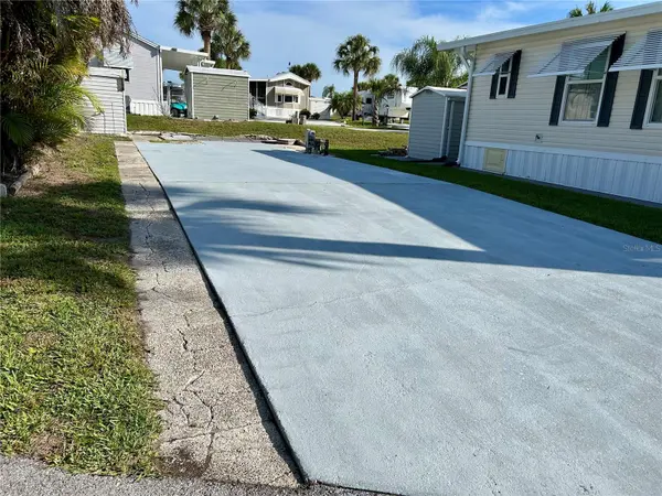 1112 FEATHER LN, Bowling Green, FL 33834