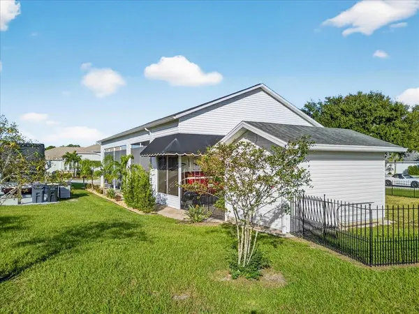 1102 MOTORCOACH DR, Polk City, FL 33868
