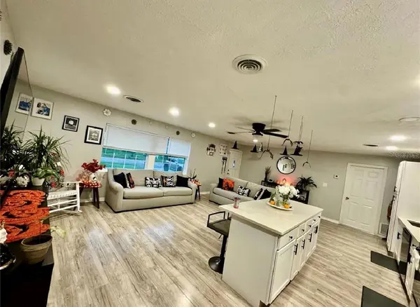 5832 HOLMES DR, Orlando, FL 32808