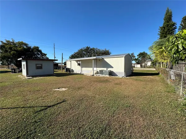 1821 FRUITLAND PARK CIR, Eagle Lake, FL 33839
