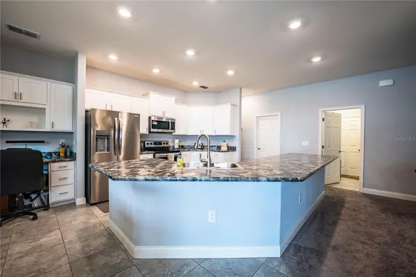 261 WALKERS POINT DR, Auburndale, FL 33823