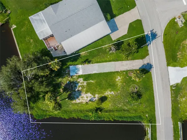 1329 BLUE HERON DR, Englewood, FL 34224