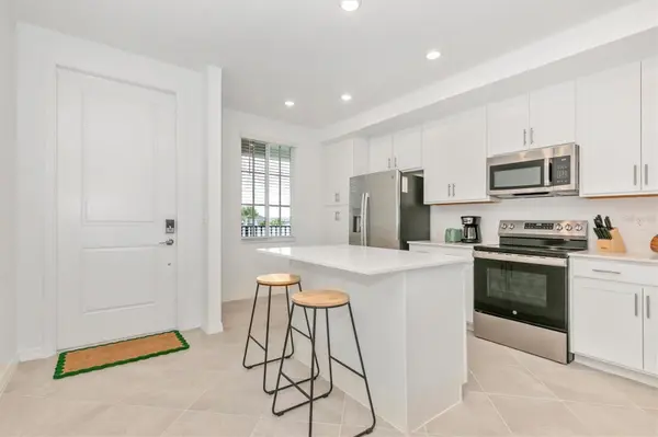 12320 WELLEN GOLF ST #204, Venice, FL 34293
